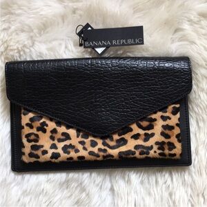 Leopard clutch